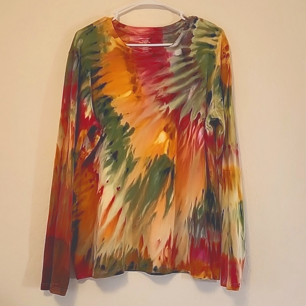 NEW custom tie dyed women's Long sleeved T-shirt, size XXL
